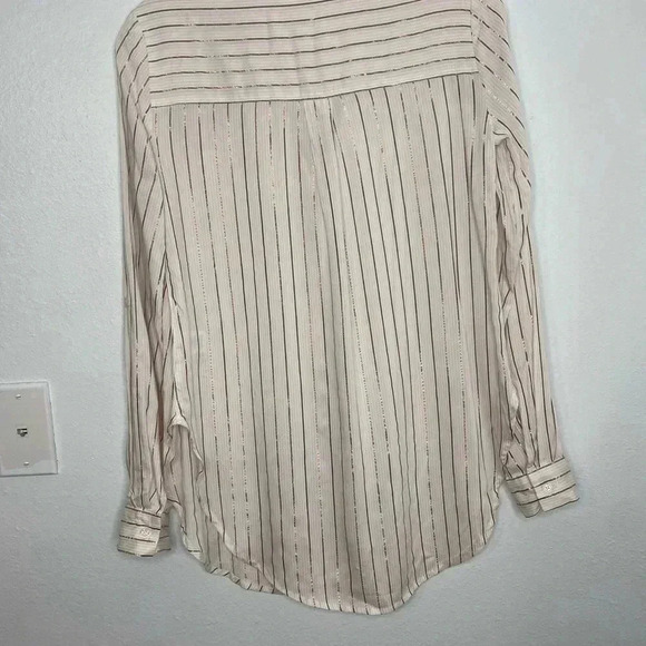 Candie’s Longline Button Down Tab Sleeve Shirt - Picture 7 of 7